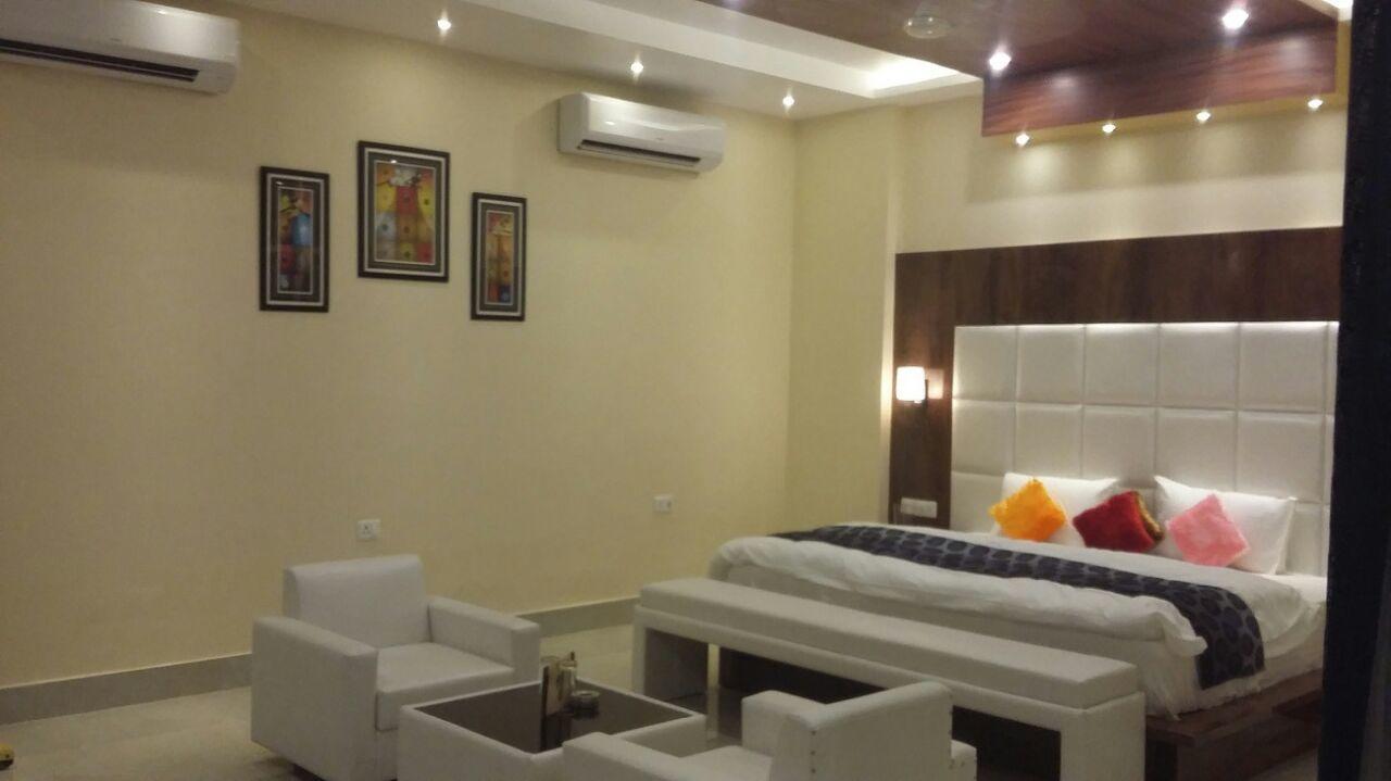 Hotel Singh International Basti Buitenkant foto