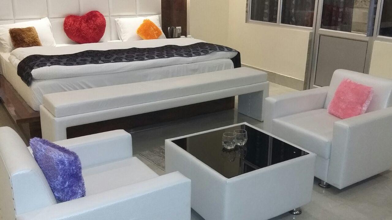Hotel Singh International Basti Buitenkant foto